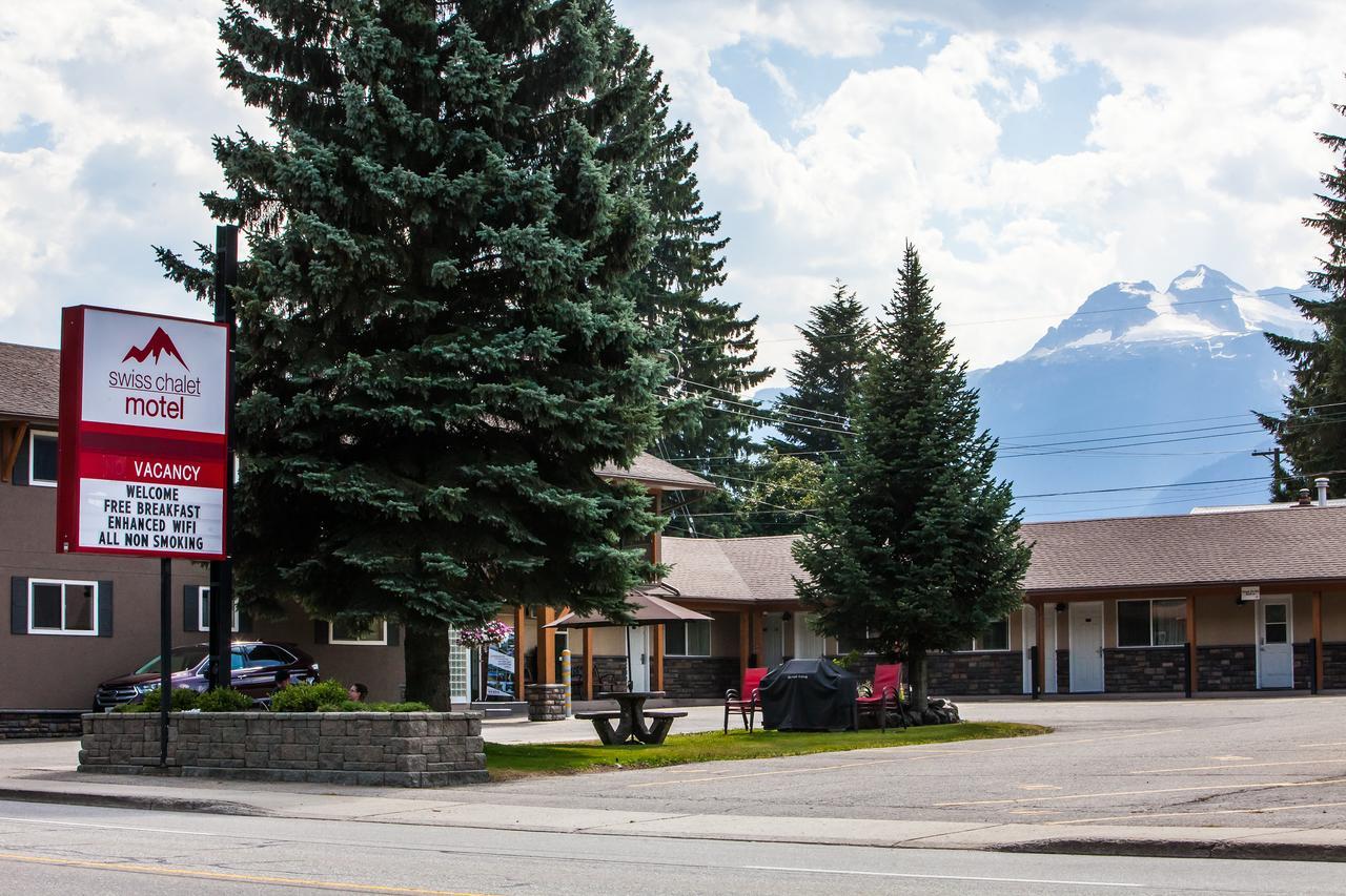 Swiss Chalet Motel Revelstoke Exterior photo